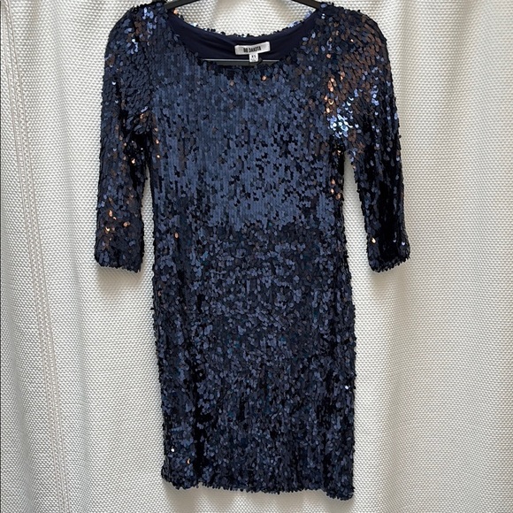 BB Dakota Leila Blue Oil Slick Sequin Sheath Mini Dress - Picture 1 of 9